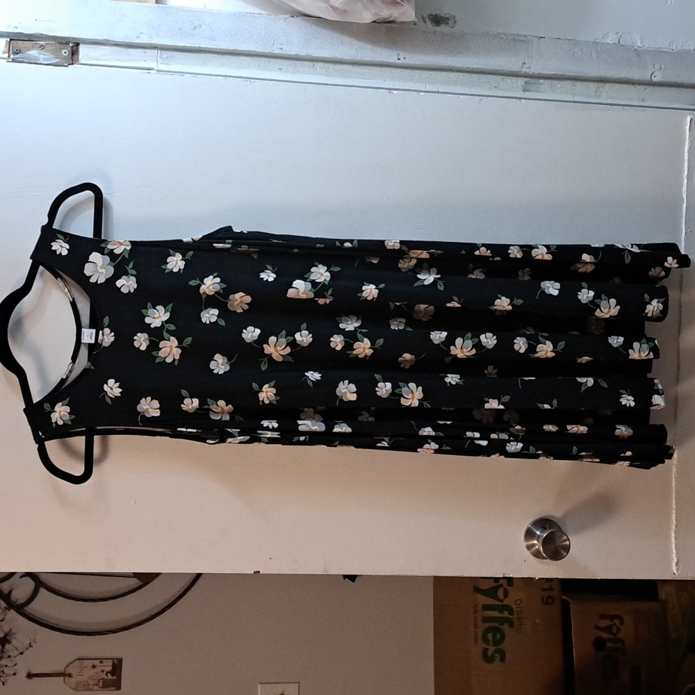 Old Navy black flower dress size large